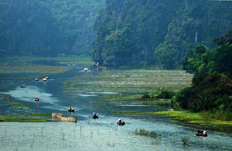 Tam Cốc waterways in Ninh Binh province, Vietnam